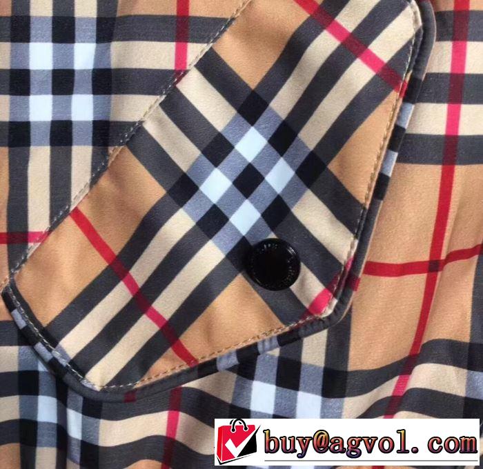 カジュアルコーデオシャレ バーバリー BURBERRY  秋冬に大注目のカラー ハーフコート 2019秋冬最重要アイテム もちろん相性抜群