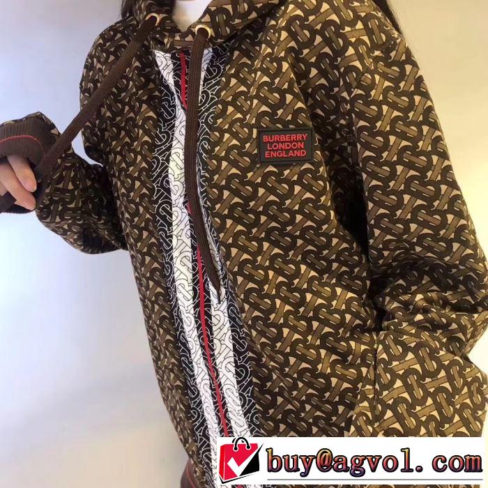 大人かわいい秋冬コーデを楽しみ パーカー バーバリー 秋ファションのトレンド BURBERRY 2019秋のファッショントレンドはこれ