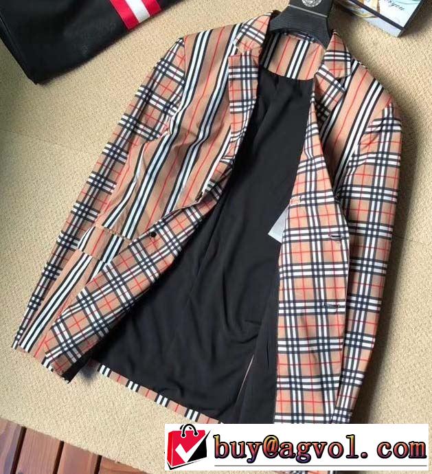 おススメの秋冬アイテムをCHECK ハーフコート 2019トレンドファッション新品 今季トレンドをうまく取り バーバリー BURBERRY