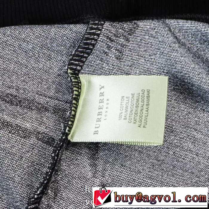今年の流行りファション 2019秋冬トレンド押さえておきたい バーバリー BURBERRY プルオーバーパーカー