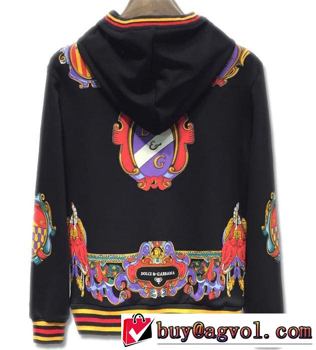 秋冬ファッションコーディネートパーカー  2019-2020秋冬のファッション ドルチェ＆ガッバーナ Dolce&Gabbana 人気ファッション雑誌でも掲載