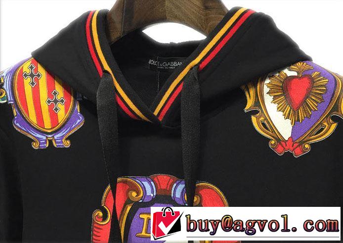 秋冬ファッションコーディネートパーカー  2019-2020秋冬のファッション ドルチェ＆ガッバーナ Dolce&Gabbana 人気ファッション雑誌でも掲載