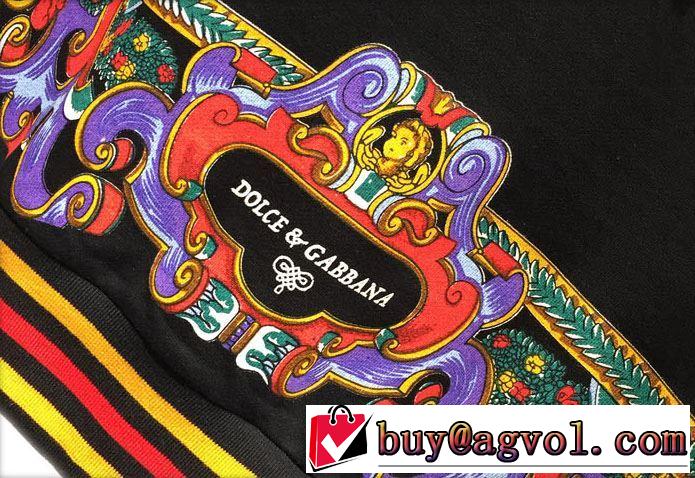 秋冬ファッションコーディネートパーカー  2019-2020秋冬のファッション ドルチェ＆ガッバーナ Dolce&Gabbana 人気ファッション雑誌でも掲載