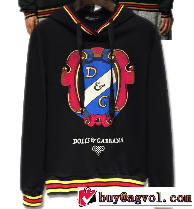 秋冬もちろん主役級 ドルチェ＆ガッバーナ 大人かわいい秋冬コーデを楽しみ  Dolce&Gabbana 2019秋のファッショントレンドはこれ パーカー