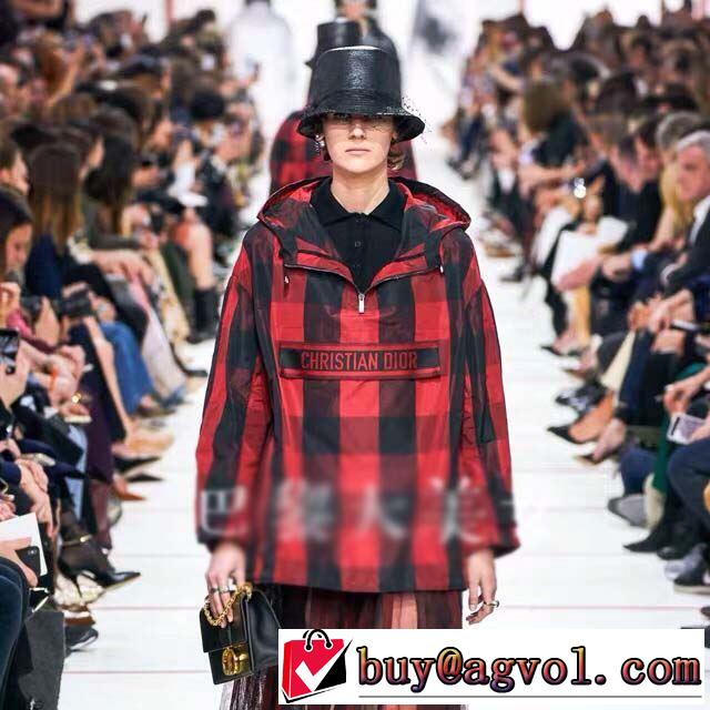 更にトレンドが急上昇中 ディオール 【2019秋冬】の注目トレンド DIOR オシャレスタイルが今年流2色可選  ハーフコート今季トレンド抜け感新品