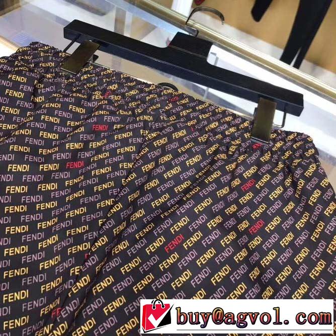 上下セット おしゃれなファッションコーデ フェンディ秋冬にお世話になる定番  FENDI 2019トレンド秋冬おすすめ安い