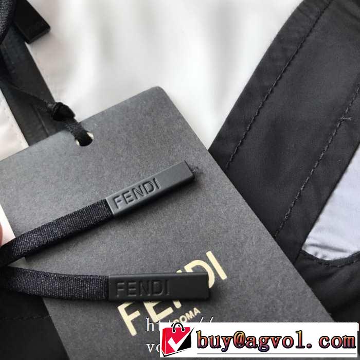 人気ブランドの新作秋冬トレンド 2019?2020秋冬流行色紹介 フェンディ FENDI フード付きコート