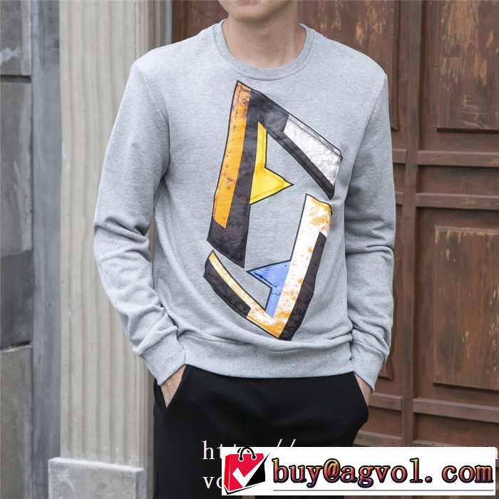 2020秋冬流行ファション  フェンディ FENDI プルオーバーパーカー 2色可選 絶妙な大人っぽさと遊び心