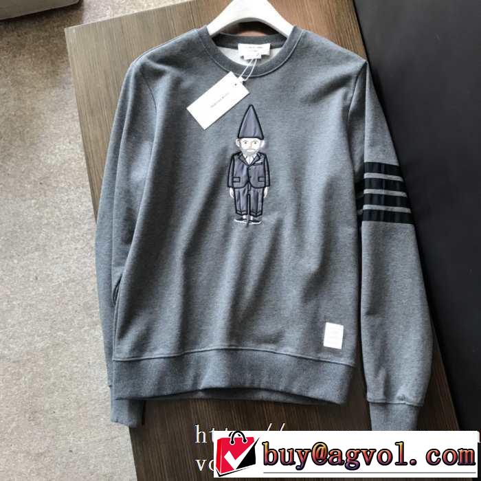 秋冬にピッタリ新作おすすめトムブラウンパーカーコーデ リラックス フーディー THOM BROWNE激安スウェットシャツ