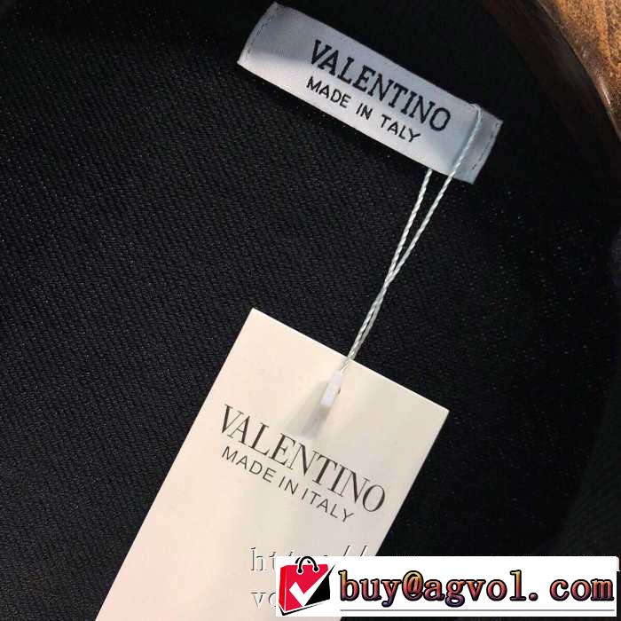 抜け感や着心地ヴァレンティノ メンズ スウェット Valentino 2019/20年末年始セール パーカー着こなしオシャレ秋冬コーデ