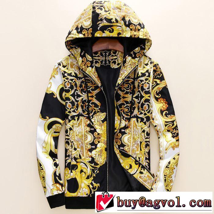 春夏のトレンドアイテム ヴェルサーチVERSACE ブルゾン 2019春夏の大注目トレンド
