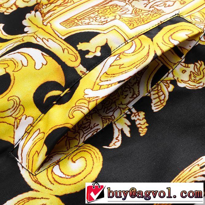 春夏のトレンドアイテム ヴェルサーチVERSACE ブルゾン 2019春夏の大注目トレンド