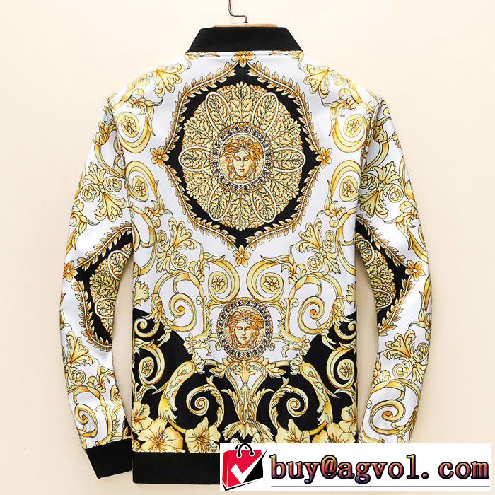 ぜひ今年のトレンドをチェック ヴェルサーチVERSACE ブルゾン 2019春夏の大注目トレンド
