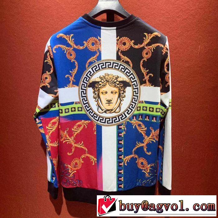 ヴェルサーチVERSACE プルオーバーパーカー 夏気分UP最新コレクション  2019春夏は人気定番
