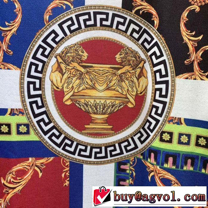 ヴェルサーチVERSACE プルオーバーパーカー 夏気分UP最新コレクション  2019春夏は人気定番