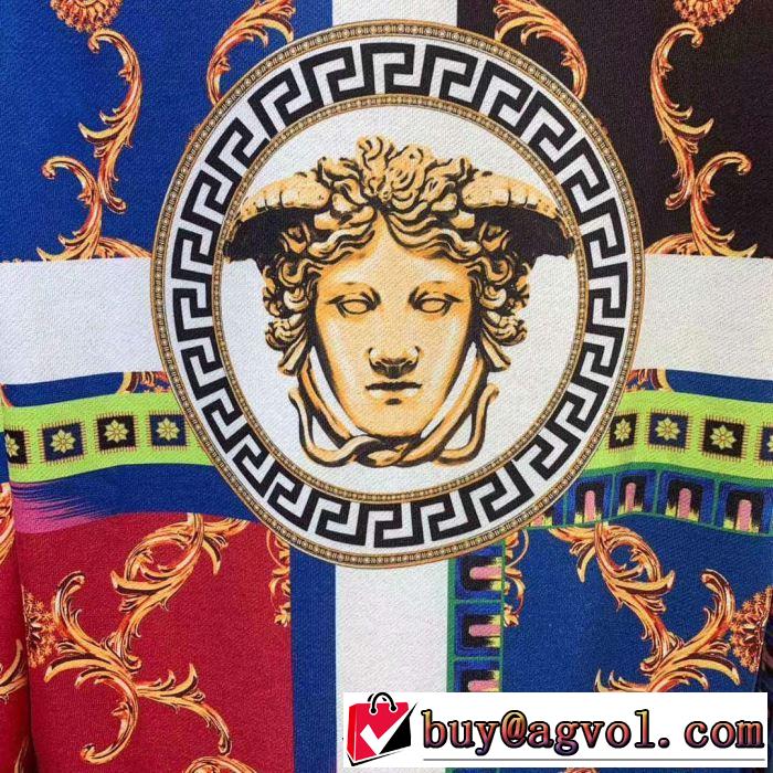 ヴェルサーチVERSACE プルオーバーパーカー 夏気分UP最新コレクション  2019春夏は人気定番