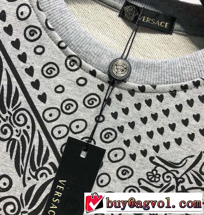 ヴェルサーチVERSACE プルオーバーパーカー 2色可選 優しい雰囲気スタイリッシュに 2019SSのトレンド商品