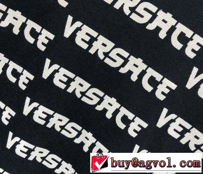 2019年の春夏に着たい ヴェルサーチVERSACE プルオーバーパーカー 2色可選 今シーズン人気のアイテム
