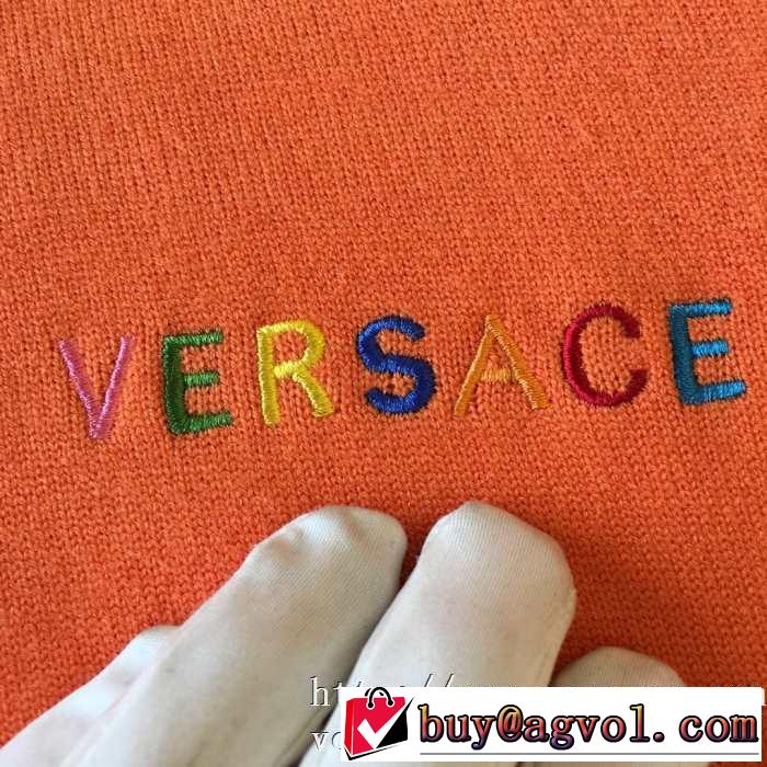 プルオーバーパーカー 3色可選 2019トレンドカラー秋冬セール シンプルに着こなしたい ヴェルサーチ VERSACE