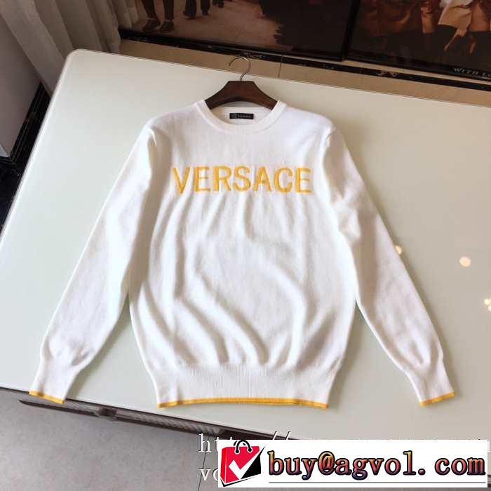 2019秋冬トレンド押さえておきたい ヴェルサーチ VERSACE プルオーバーパーカー 2色可選 お洒落で秋冬注目トレンド