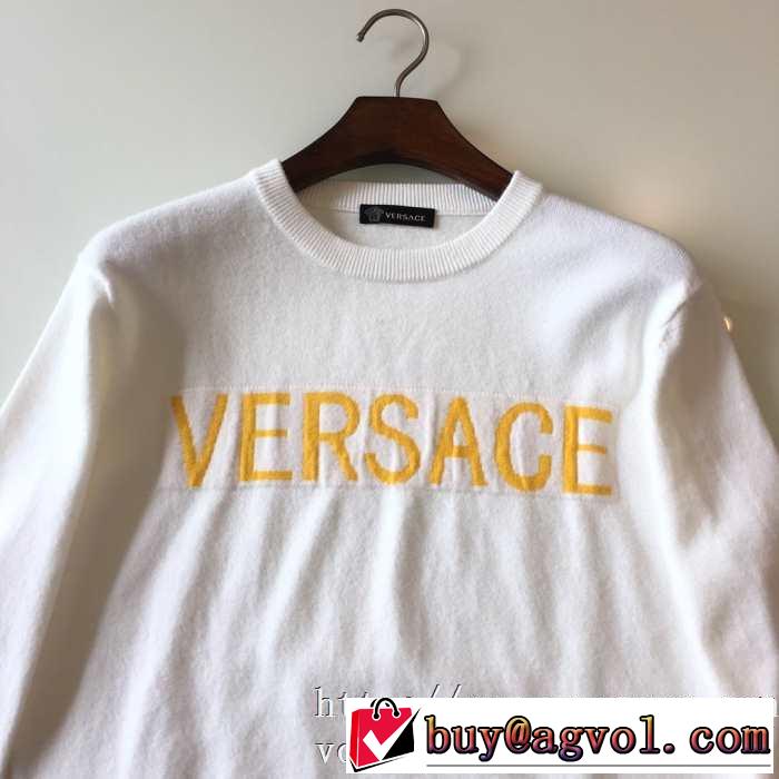 2019秋冬トレンド押さえておきたい ヴェルサーチ VERSACE プルオーバーパーカー 2色可選 お洒落で秋冬注目トレンド