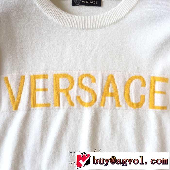 2019秋冬トレンド押さえておきたい ヴェルサーチ VERSACE プルオーバーパーカー 2色可選 お洒落で秋冬注目トレンド