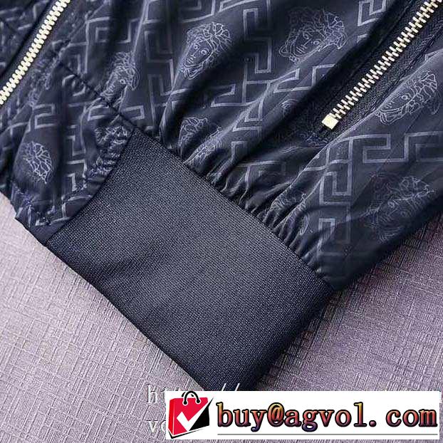 2色可選 ブルゾン 2019秋冬最重要アイテム 絶対おさえるべきカラーと最新 ヴェルサーチ VERSACE