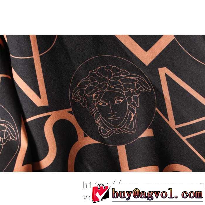 毎日はちょっとイイ秋冬新品 ヴェルサーチ VERSACE ブルゾン 2019-20秋冬トレンドファッション
