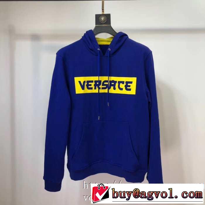 ヴェルサーチ VERSACE パーカー 今年の秋冬のトレンド激安セール 【2019秋冬トレンド】押さえておきたい