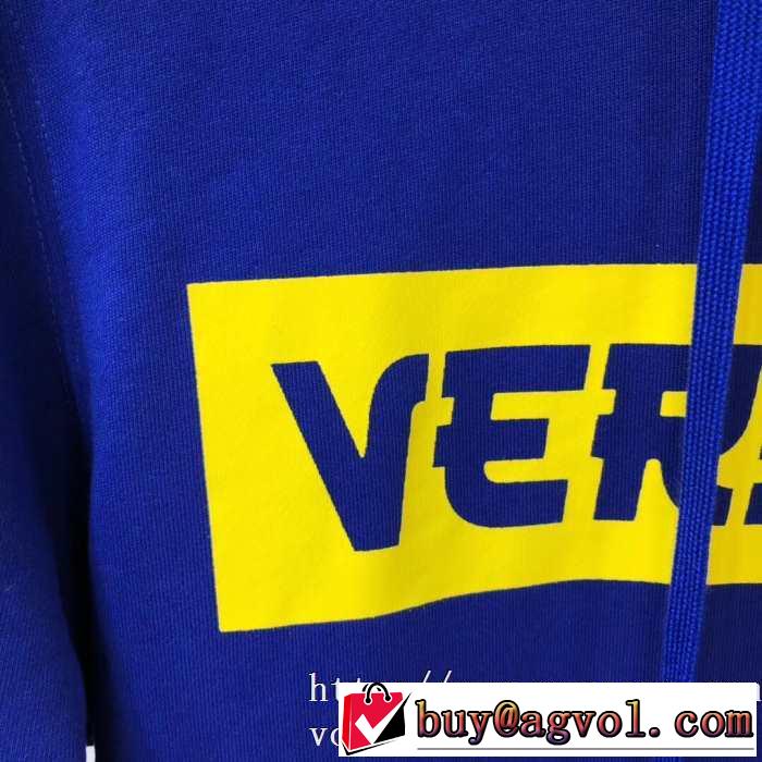ヴェルサーチ VERSACE パーカー 今年の秋冬のトレンド激安セール 【2019秋冬トレンド】押さえておきたい