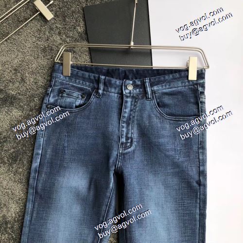 コーデに合わせやすい  2020AW アルマーニスーパーコピー  デニムパンツ  高級感ある
