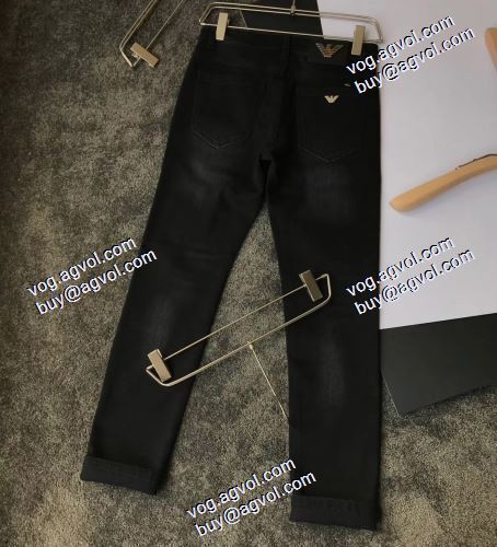  重宝するアイテム ARMANIスーパーコピー デニムパンツ   2020AW  綺麗に決まるフォルム！