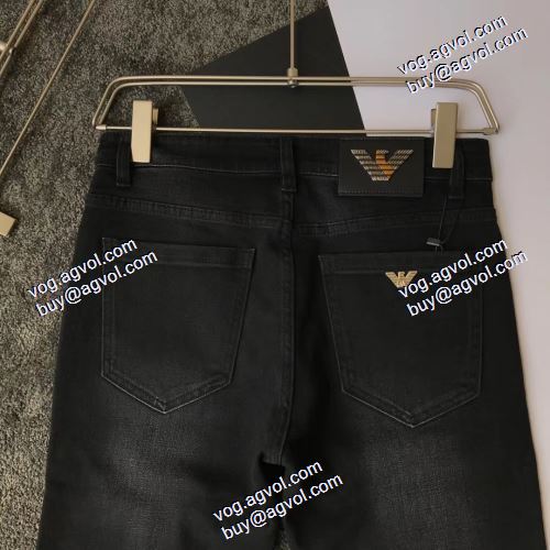  重宝するアイテム ARMANIスーパーコピー デニムパンツ   2020AW  綺麗に決まるフォルム！