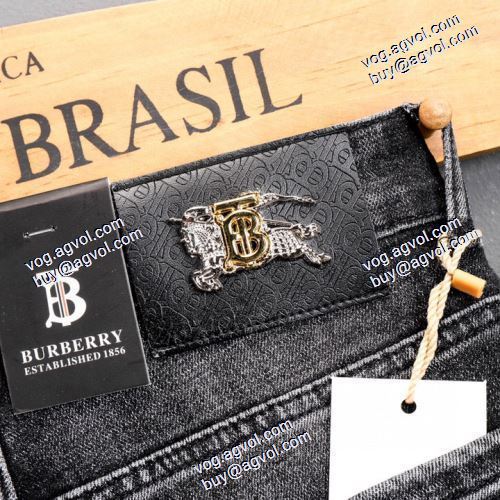  生地結構伸びる デニムパンツ 2020AW BURBERRYスーパーコピー 代引 着心地抜群