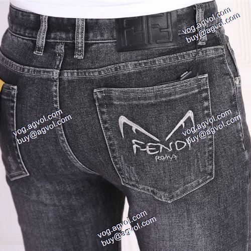  2020AW 絶大な人気を誇る フェンディ偽物ブランド  FENDIコピーブランド 数に限りがある デニムパンツ