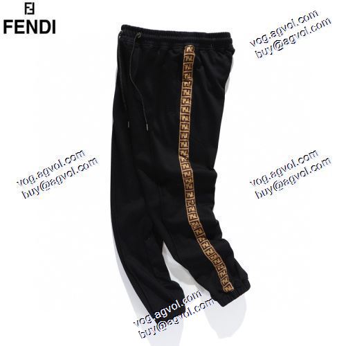  窮屈感はゼロ フェンディコピーブランド  2色可選 2020AW FENDIスーパーコピー 激安 長く愛用できる デニムパンツ