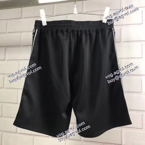  ジバンシィブランド コピー上品な輝きを放つ形  GIVENCHYブランド コピー 動きやすさの叶えた 2020AWデニムパンツ