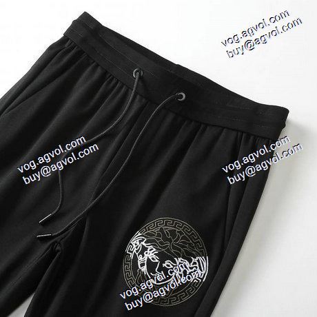  2020AW デニムパンツ 足長効果のある VERSACEコピー 落ち着いた感覚  