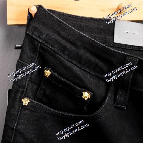  
綺麗に決まるフォルム！2020AW 伸縮性がある VERSACEスーパーコピー  デニムパンツ