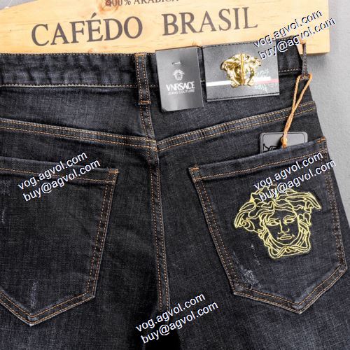  スタイルアップ効果 デニムパンツ ヴェルサーチブランド コピー  2020AW  セール中