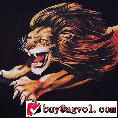 ファッショニスタを中心に新品が非常に人気 ジバンシー GIVENCHY ファッションに合わせ 半袖Tシャツ