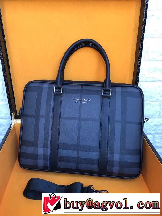コーデの完成度を高める ハンドバッグ  この時期の一番人気は バーバリー BURBERRY