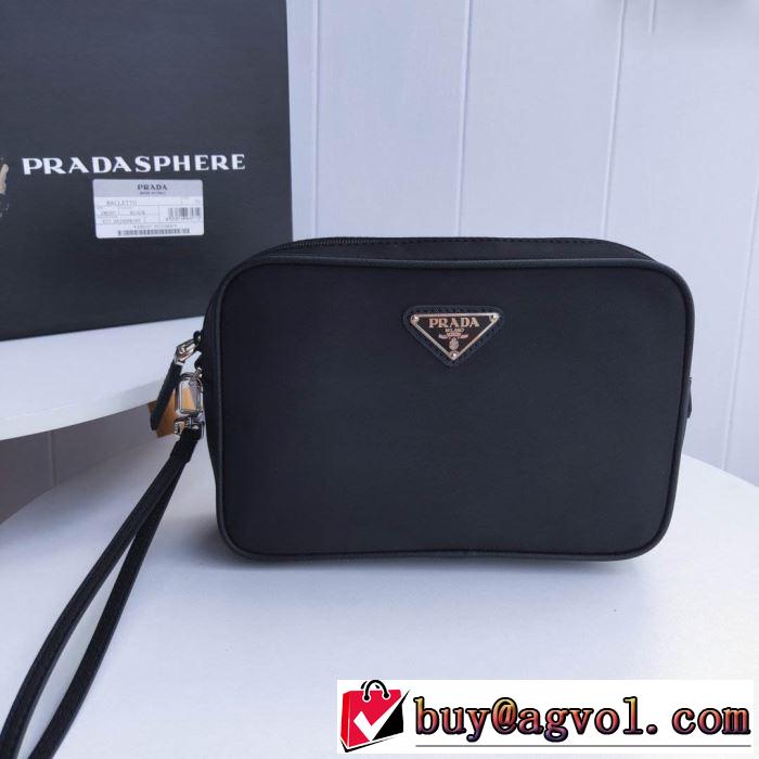 ポーチ 有名ブランドです  プラダ争奪戦必至  PRADA 限定品が登場
