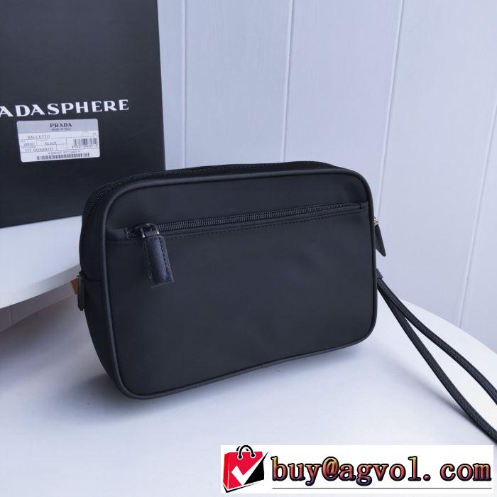 ポーチ 有名ブランドです  プラダ争奪戦必至  PRADA 限定品が登場