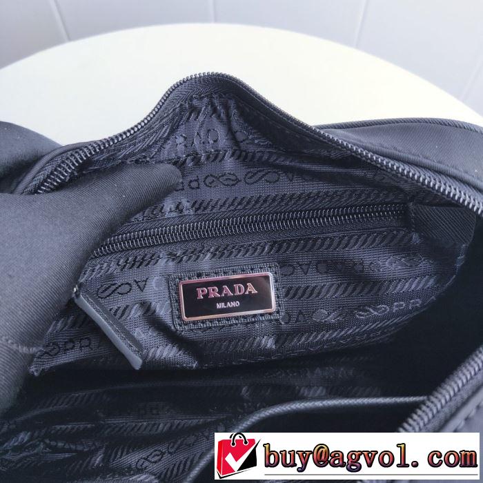 ポーチ 有名ブランドです  プラダ争奪戦必至  PRADA 限定品が登場