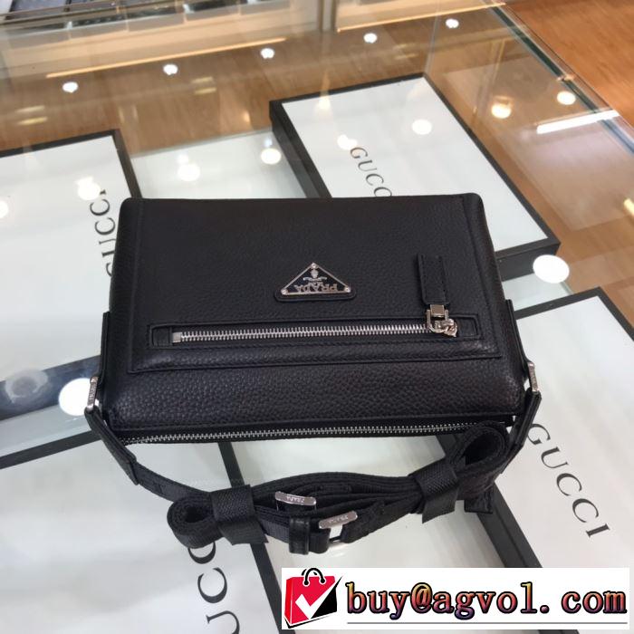 普段使いにも最適なアイテム プラダ PRADA ストリート感あふれ ミニバッグ