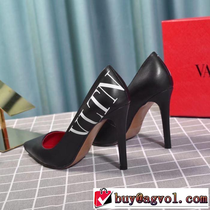 2019秋冬トレンド押さえておきたい ヴァレンティノ 人気ブランドの秋冬新色 VALENTINO 注目の秋ファッション一番 パンプス