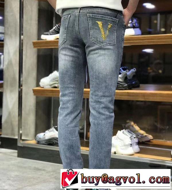 ジーンズ 海外大人気 ヴェルサーチ今なお素敵なアイテムだ VERSACE 20SS☆送料込