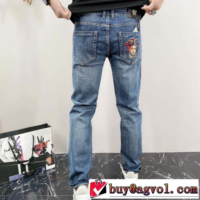 普段見ないデザインばかり ジーンズ 春夏コレクション新品 ヴェルサーチVERSACE