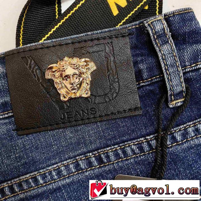 普段見ないデザインばかり ジーンズ 春夏コレクション新品 ヴェルサーチVERSACE